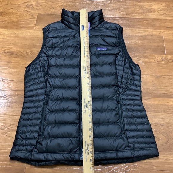 NWT Patagonia Down Sweater Vest - Picture 3 of 6
